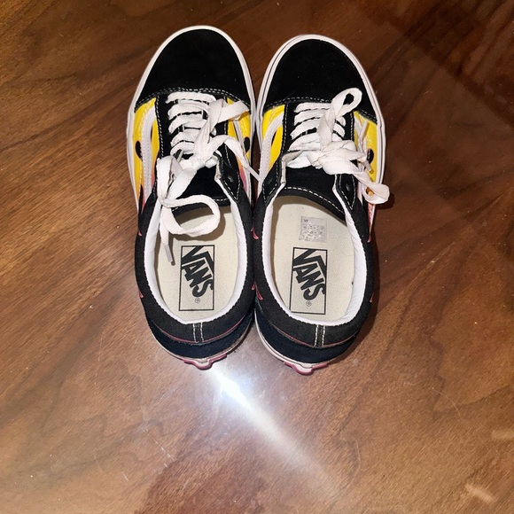 Flamed Vans, Men’s size-6 Women’s size-7.5, preowned, amazing condition! - Picture 7 of 12